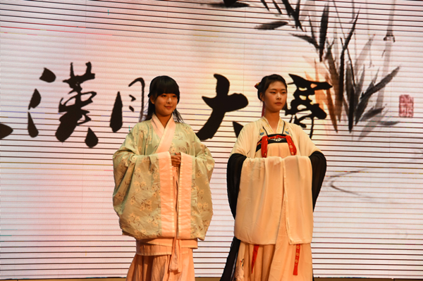 QQ截图20151203230948_副本.png QQ截图20151203230948_副本.png