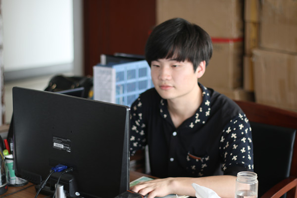 柏杰.jpg 柏杰.jpg