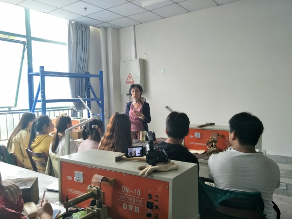 IMG20170925143722_meitu_1.jpg IMG20170925143722_meitu_1.jpg