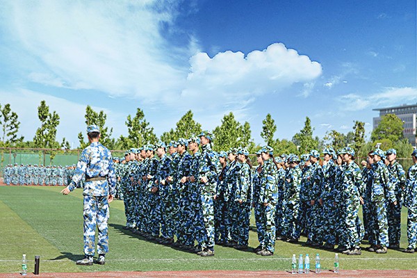 军训1.jpg 军训1.jpg