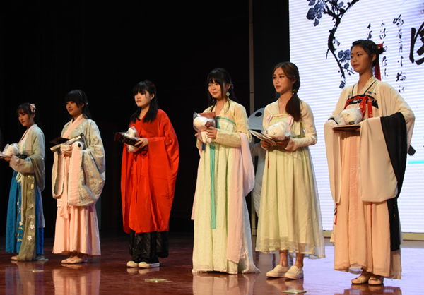 QQ截图20151203230652_副本.png QQ截图20151203230652_副本.png